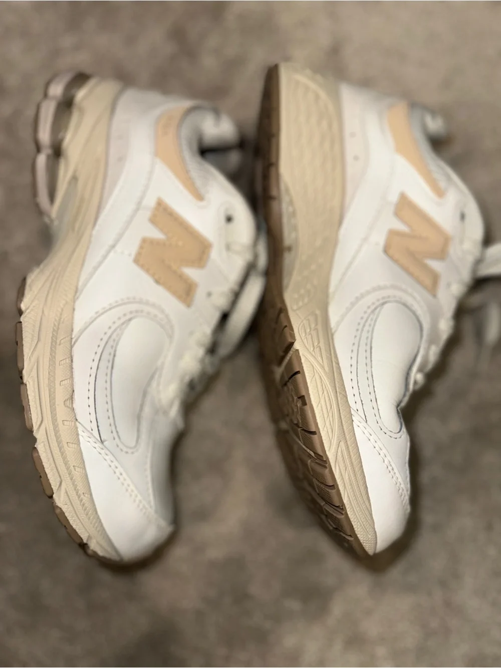 New Balance Kids White & Beige Low-Top Sneakers